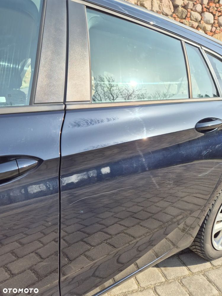 Opel Astra 1.6 D (CDTI) Dynamic - 11