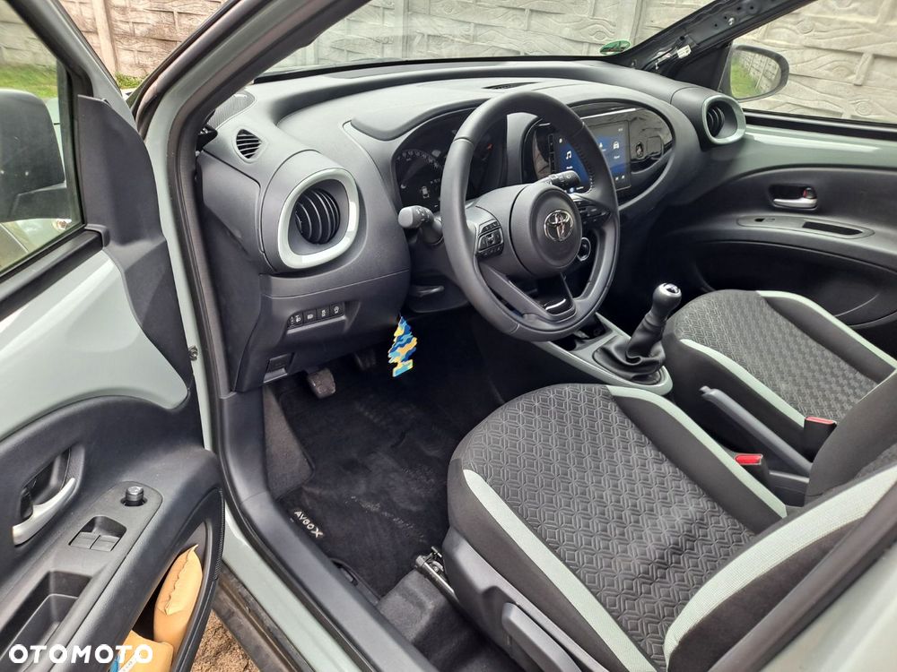 Toyota Aygo X Black&White - 7