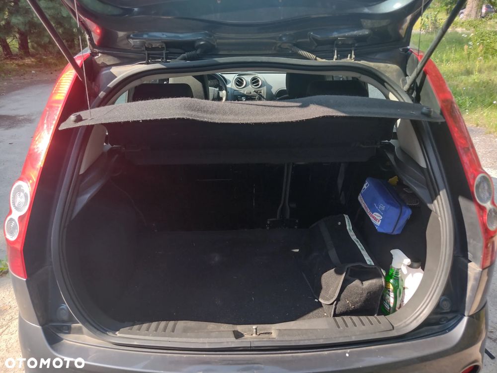 Ford Fiesta 1.3 - 13