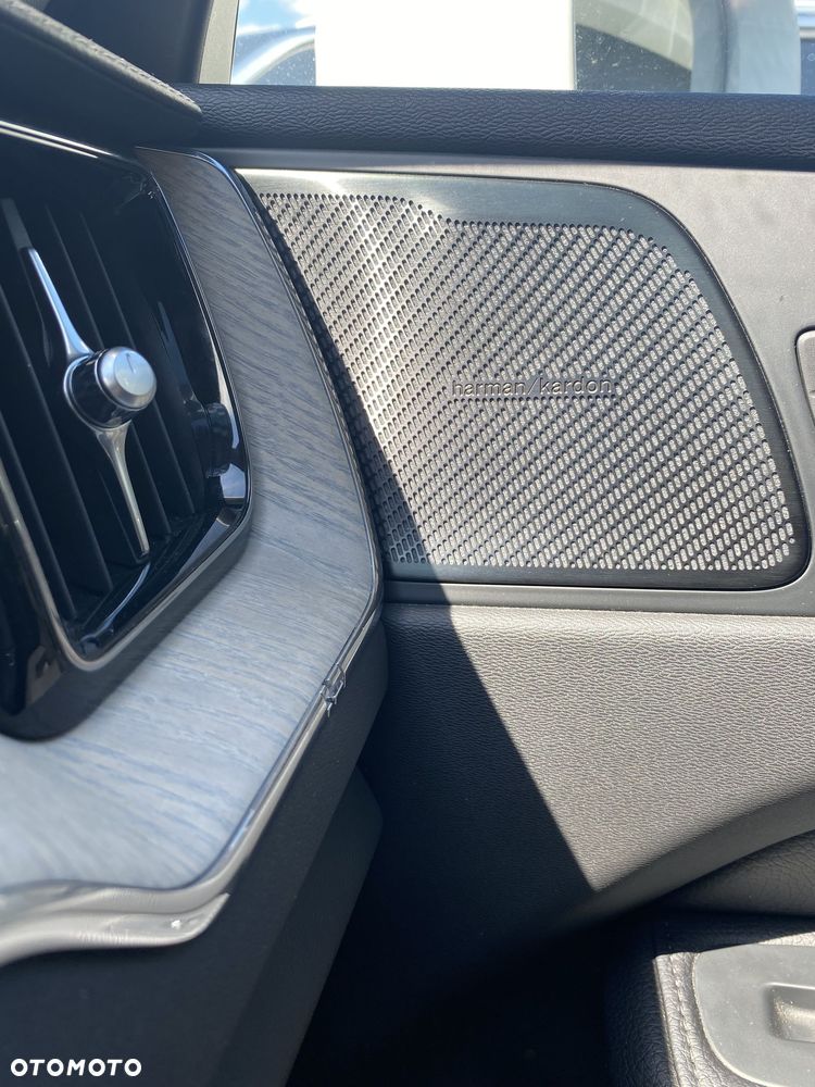 Volvo XC 60 B4 D AWD Inscription - 11