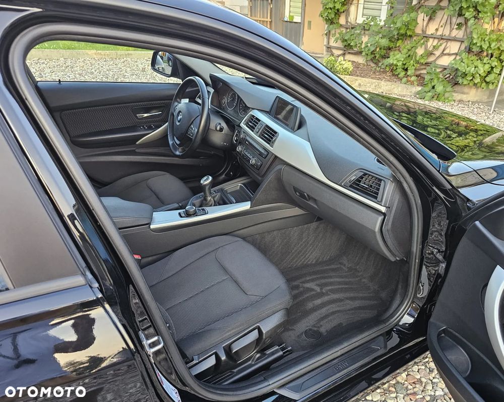 BMW Seria 3 320d - 13