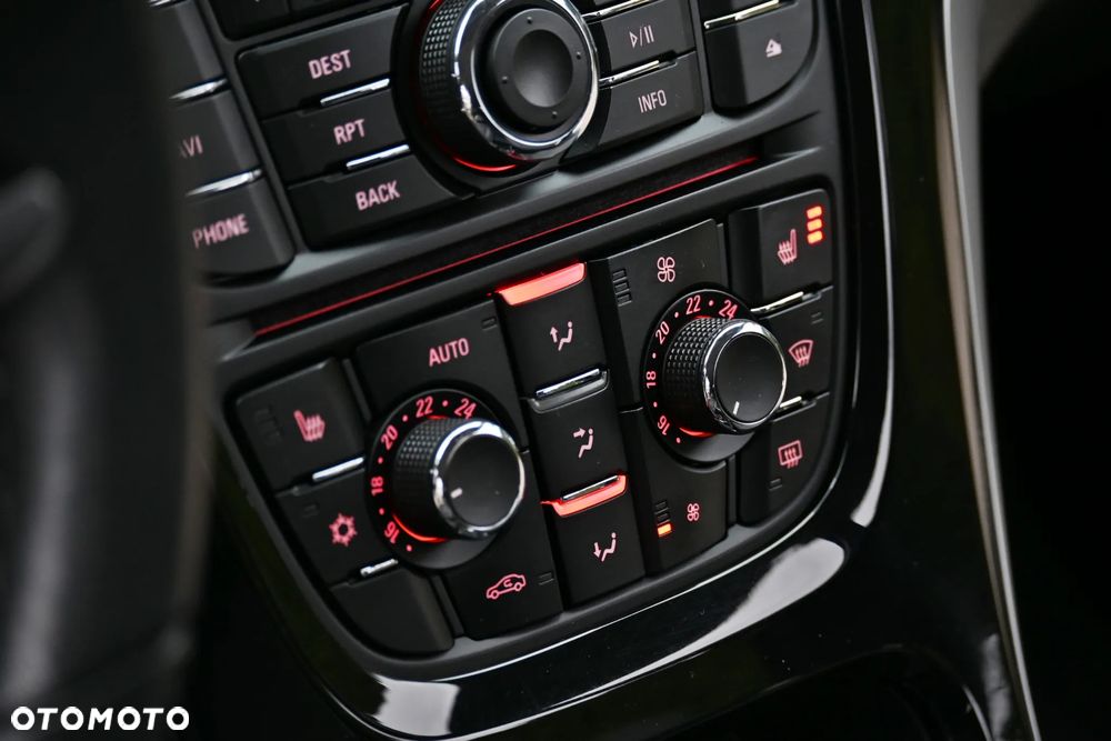 Opel Astra ver-1-4-turbo-cosmo - 31