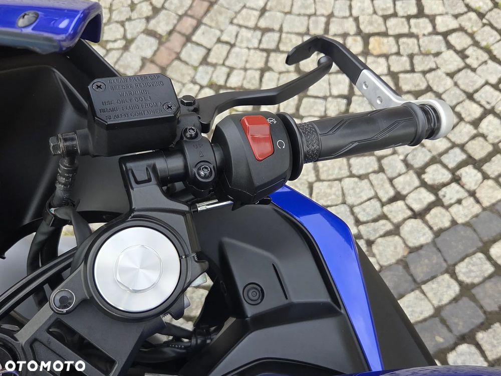 Yamaha YZF - 19