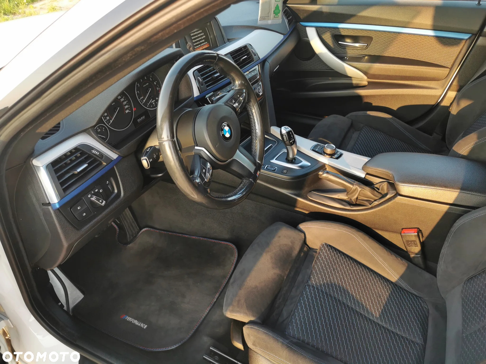 BMW 3GT 320i xDrive M Sport - 18