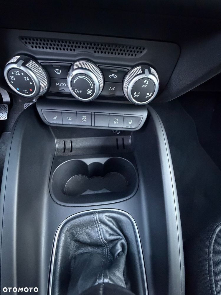 Audi A1 3-drzwiowe 1.2 TFSI S line edition - 32