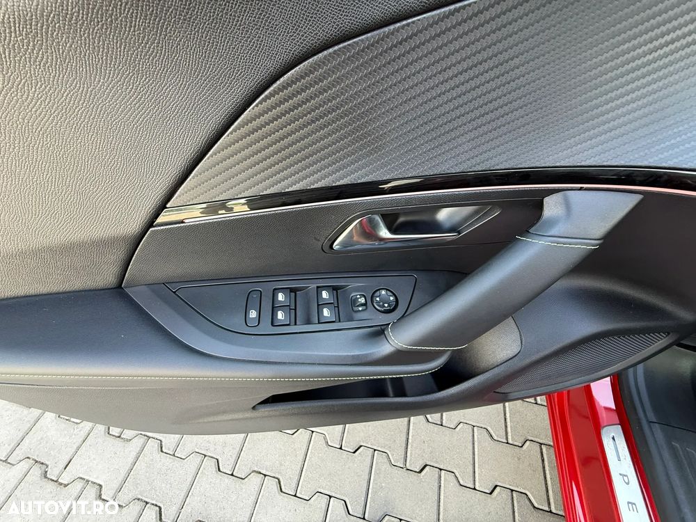 Peugeot 2008 PureTech 155 EAT8 GT - 29