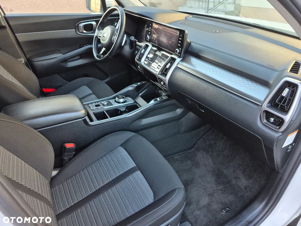 Kia Sorento 1.6 T-GDI HEV L 7os - 22