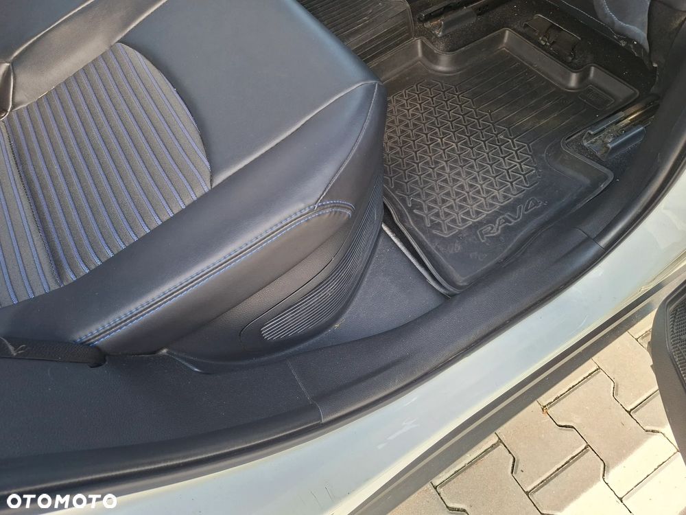 Toyota RAV4 - 21