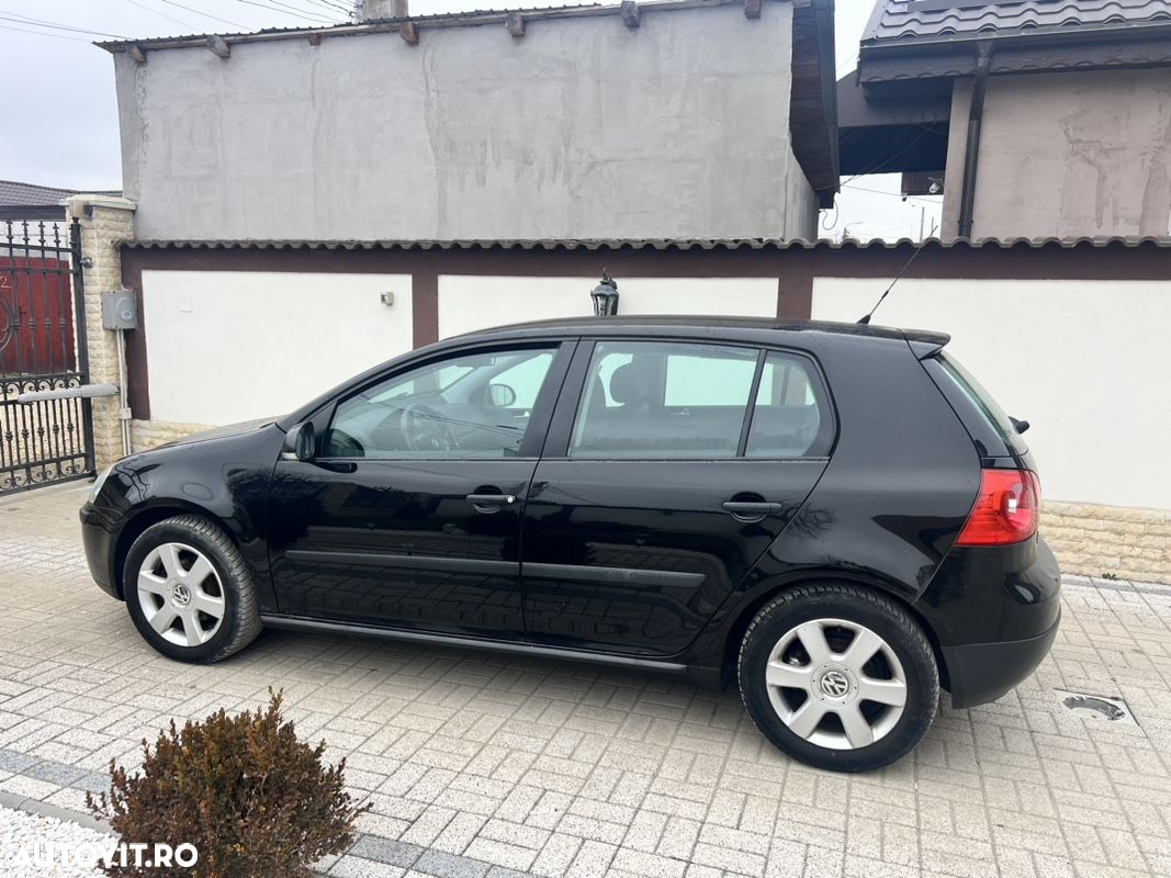 Volkswagen Golf - 5