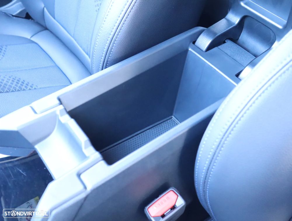 BMW 116 d Pack Desportivo M Auto - 27