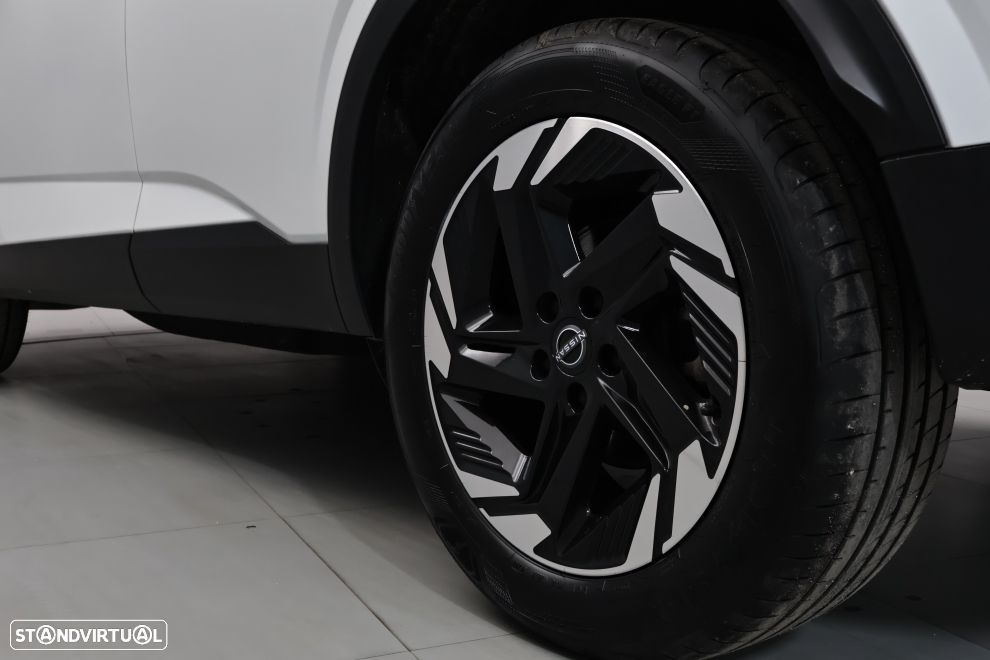 Nissan Qashqai 1.3 DIG-T N-Connecta Xtronic - 13
