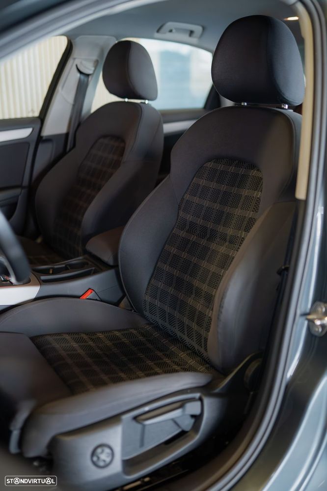 Audi A4 2.0 TDI Advance - 4