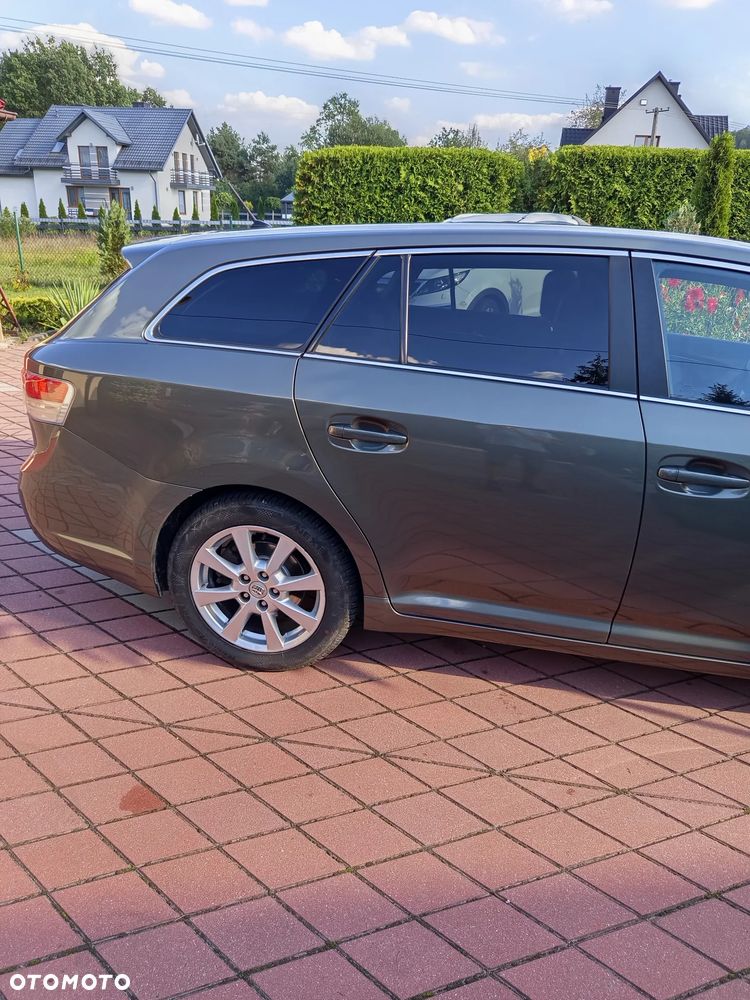Toyota Avensis 2.0 D-4D Premium - 5