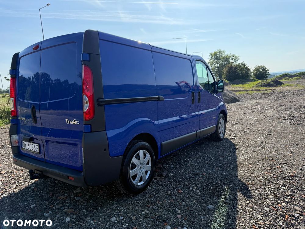 Renault TRAFIC - 8