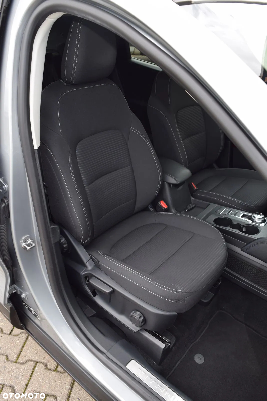 Ford Kuga 2.0 EcoBlue 4x4 TITANIUM - 23