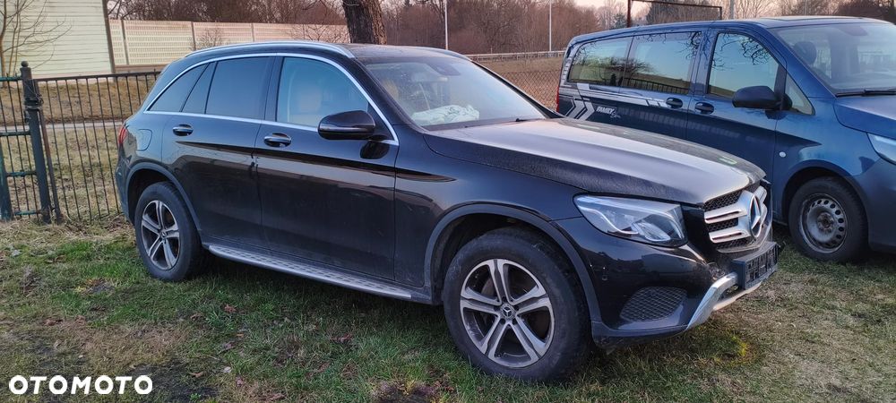 Mercedes-Benz GLC 220 d 4Matic 9G-TRONIC Exclusive - 3