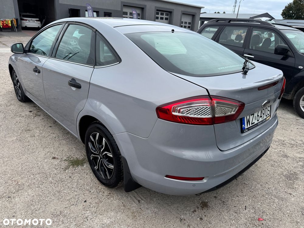 Ford Mondeo 2.0 TDCi Ambiente - 4
