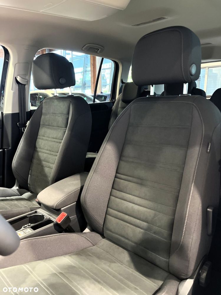 Volkswagen Touran - 13