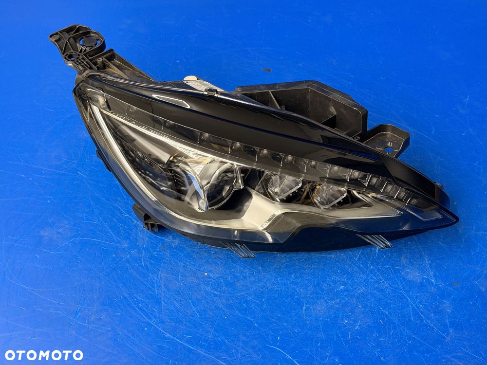 PRAWY FULL LED PEUGEOT 308 EUROPA BDB