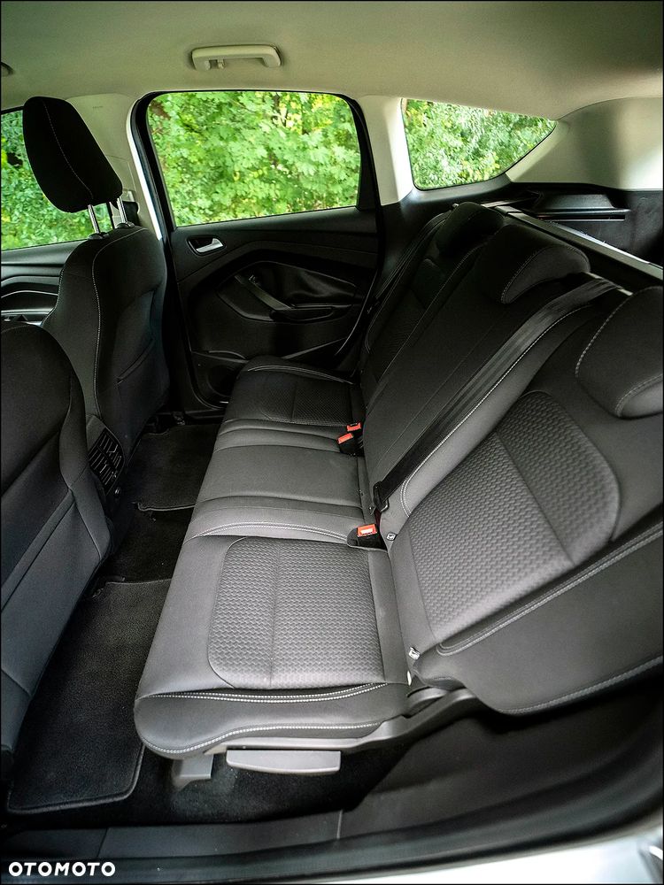 Ford Kuga - 8