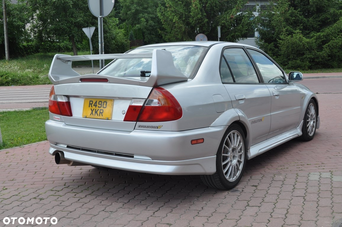 Mitsubishi Lancer Evolution IX - 4