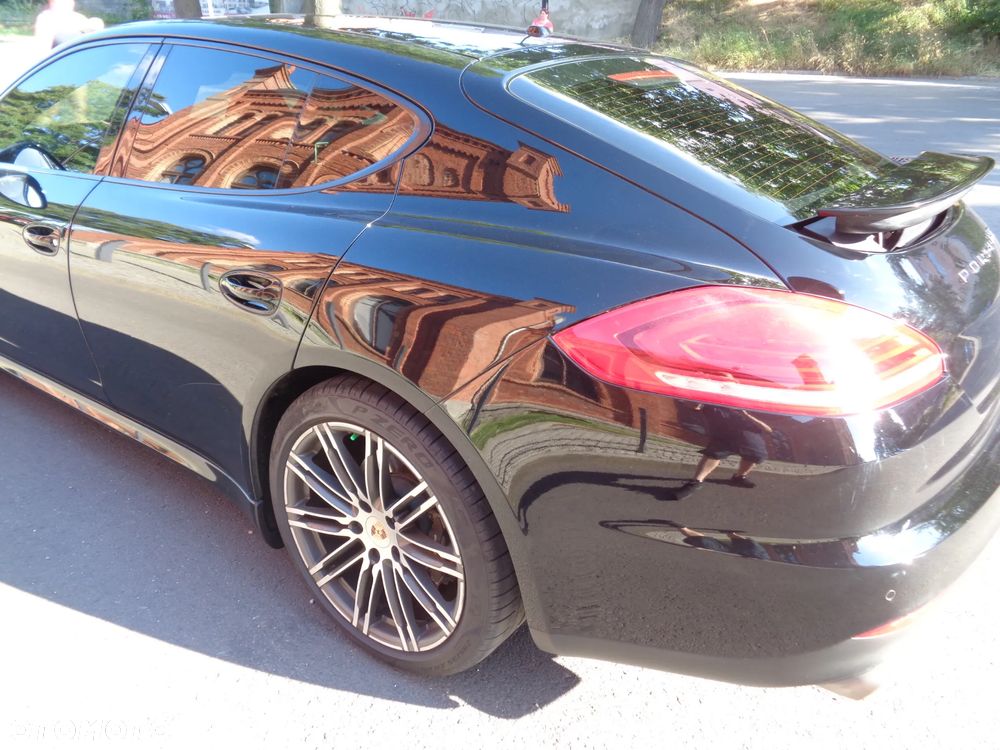 Porsche Panamera 4 - 9