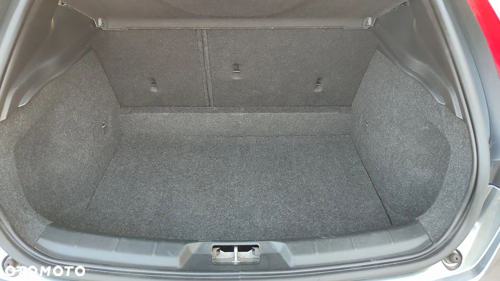 Volvo V40 D3 Momentum - 39