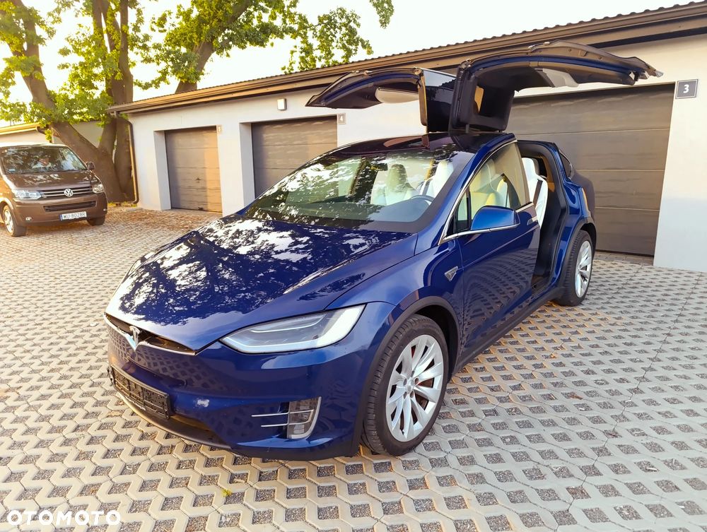 Tesla Model X - 29