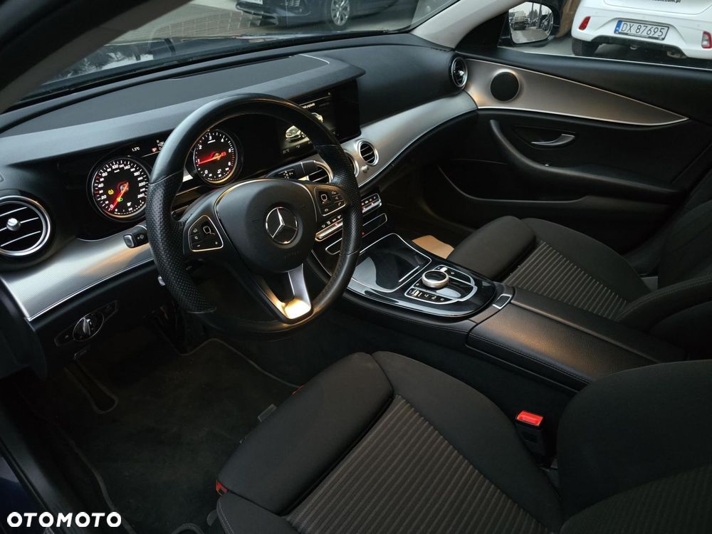 Mercedes-Benz Klasa E 200 d 9G-TRONIC - 22