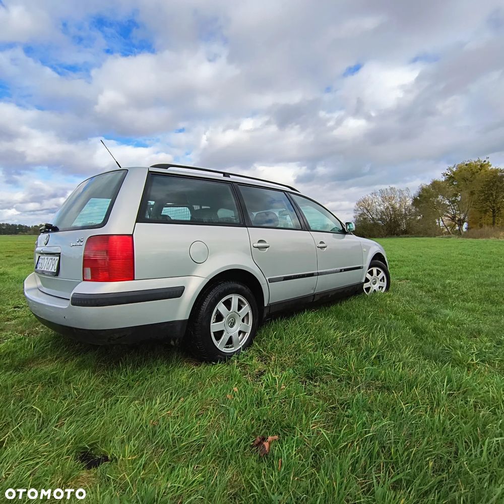 Volkswagen Passat 2.3 V5 Comfortline - 12