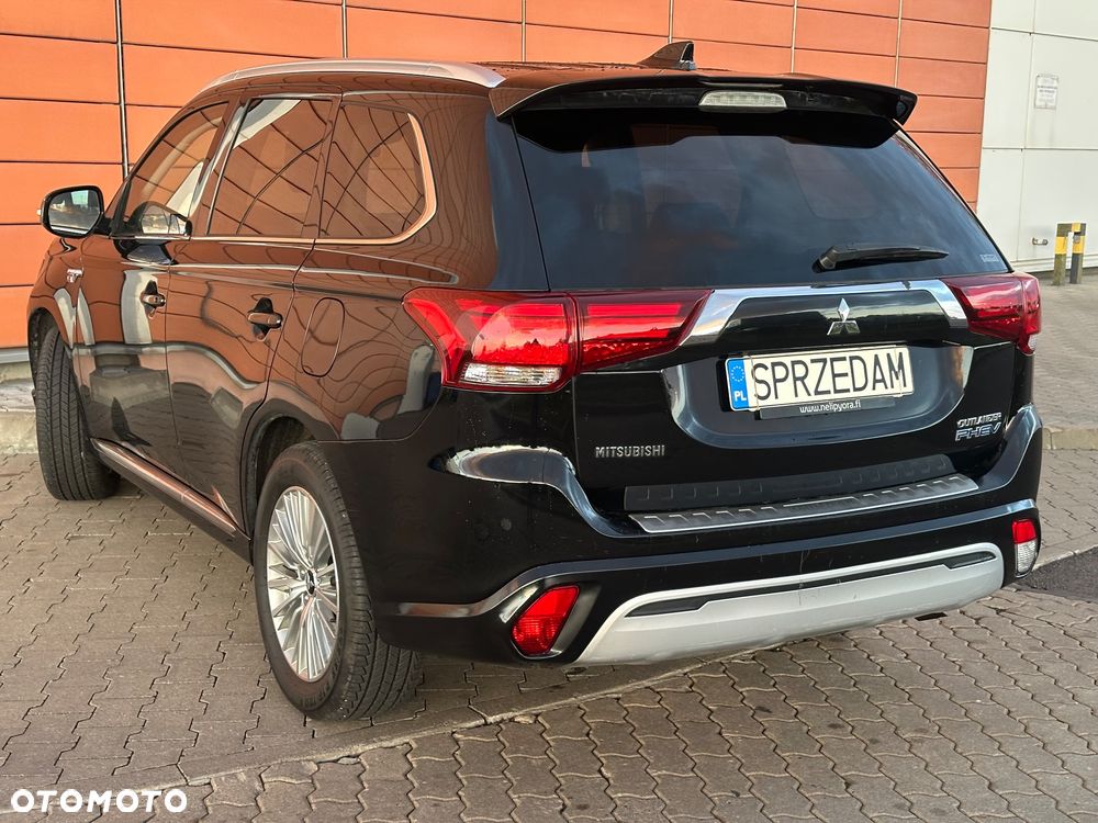 Mitsubishi Outlander - 6