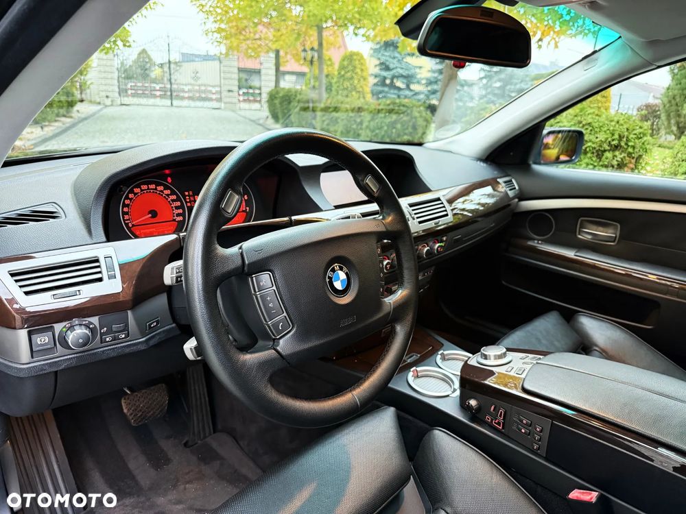 BMW Seria 7 750i L - 13