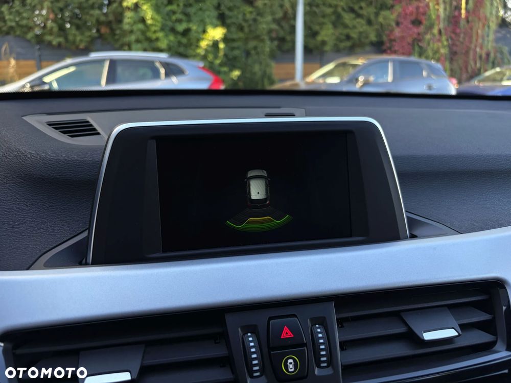 BMW X1 sDrive20i Advantage - 25