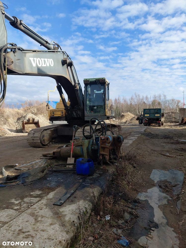 Volvo EC 300 DNL - 11