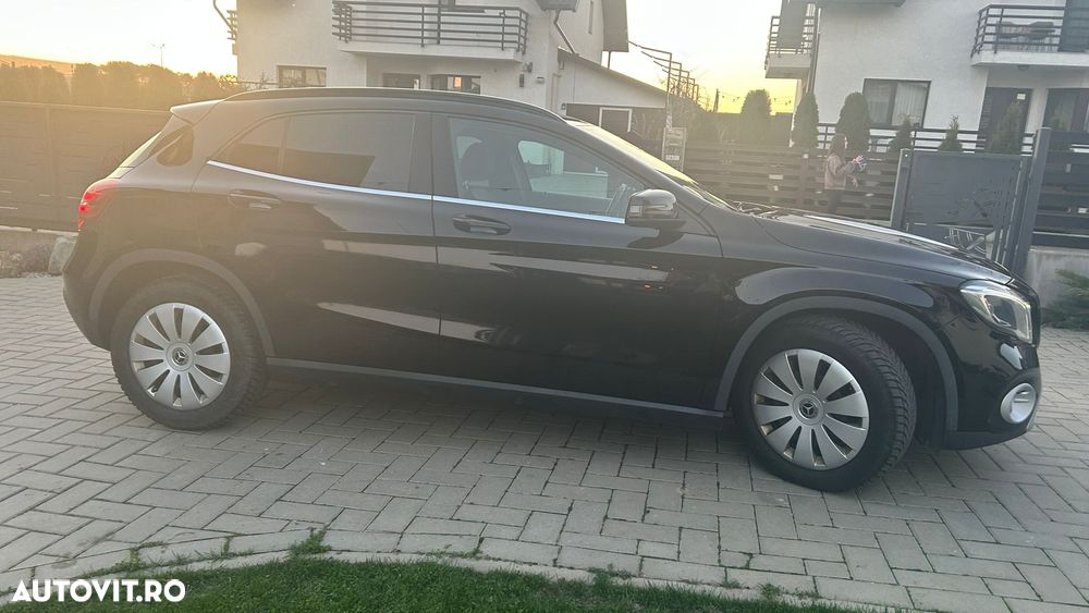 Mercedes-Benz GLA - 4