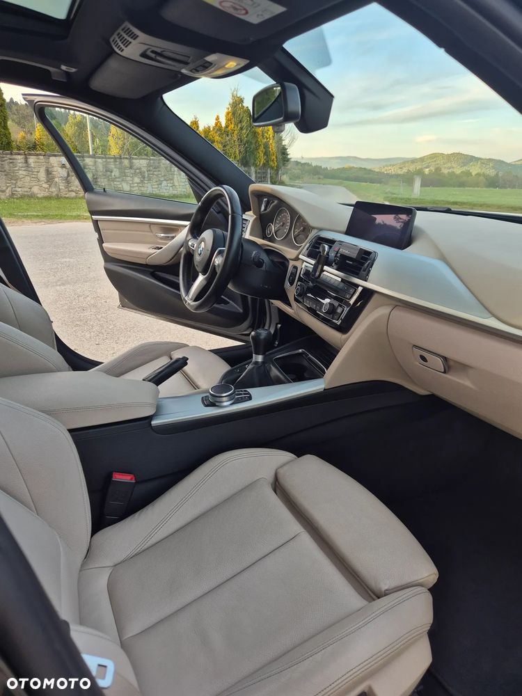 BMW Seria 3 320i Edition M Sport Shadow - 12