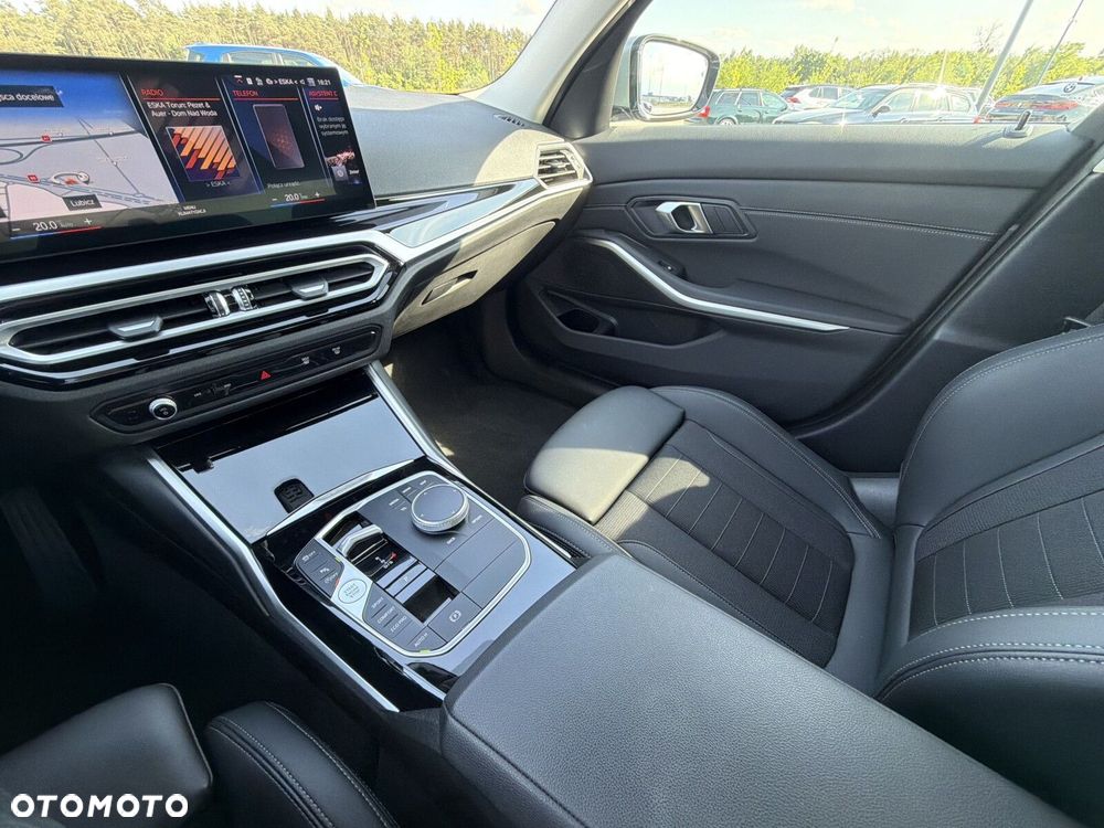BMW Seria 3 320i - 26