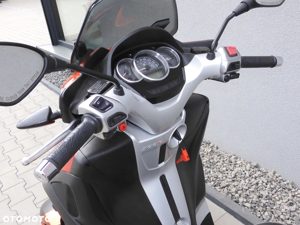 Piaggio MP-3 - 27