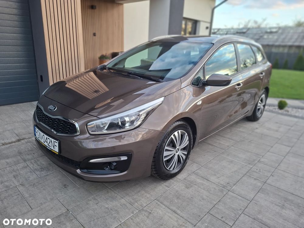 Kia Ceed - 13