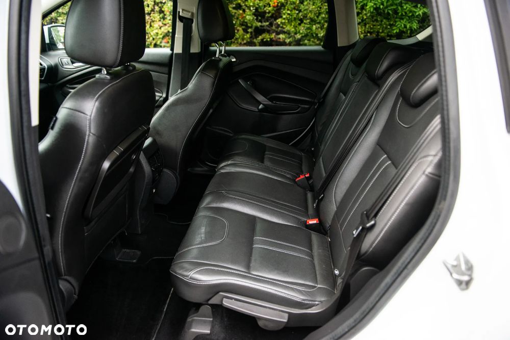 Ford Kuga 2.0 TDCi 4x4 Titanium - 24