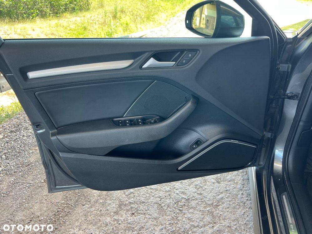 Audi A3 Sportback 1.4 TFSI e-tron S line Sportpaket - 17