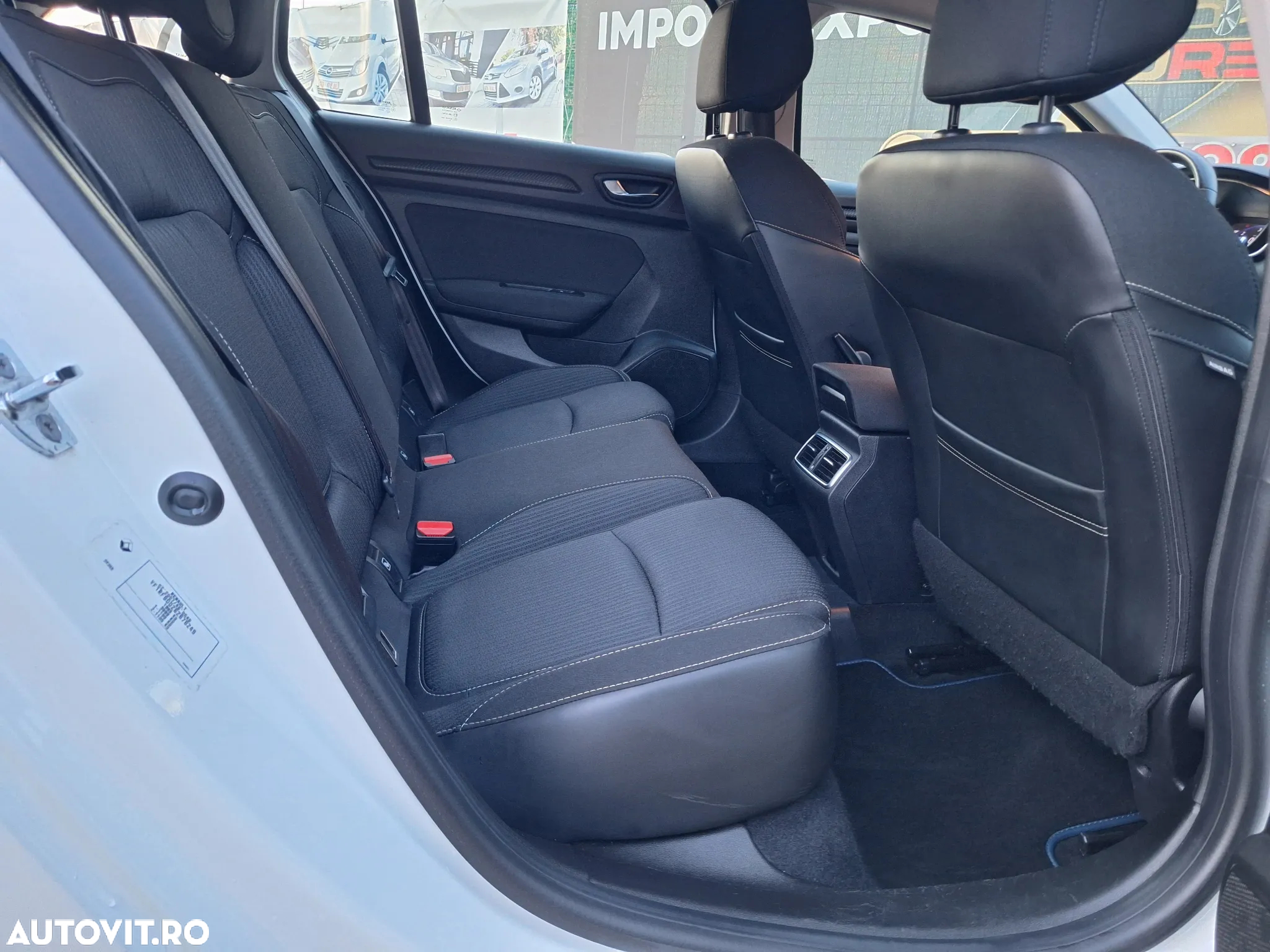 Renault Megane Blue dCi 115 EDC Equilibre - 11