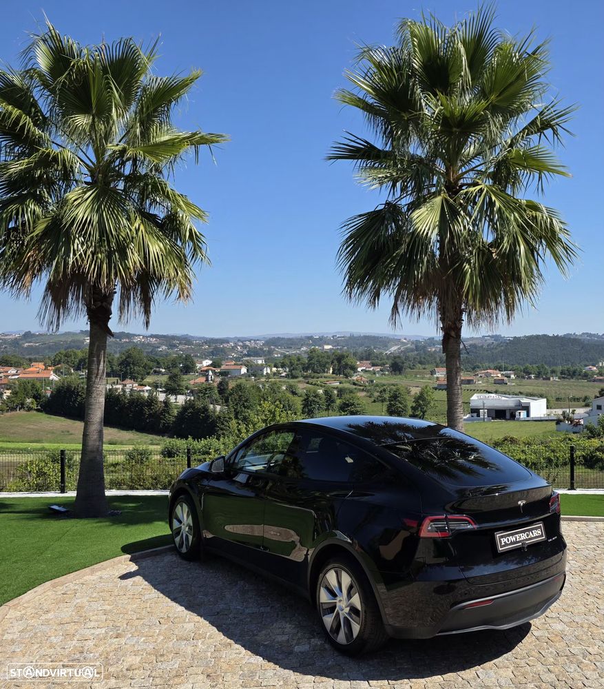 Tesla Model Y Long Range Dual Motor AWD - 8