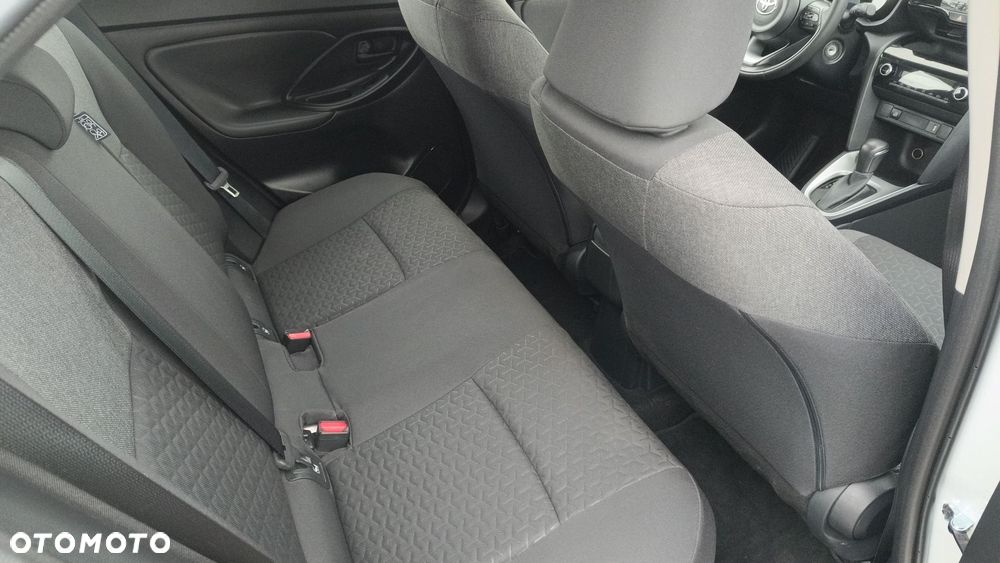 Toyota Yaris Cross Hybrid 1.5 Comfort 4x4 - 11