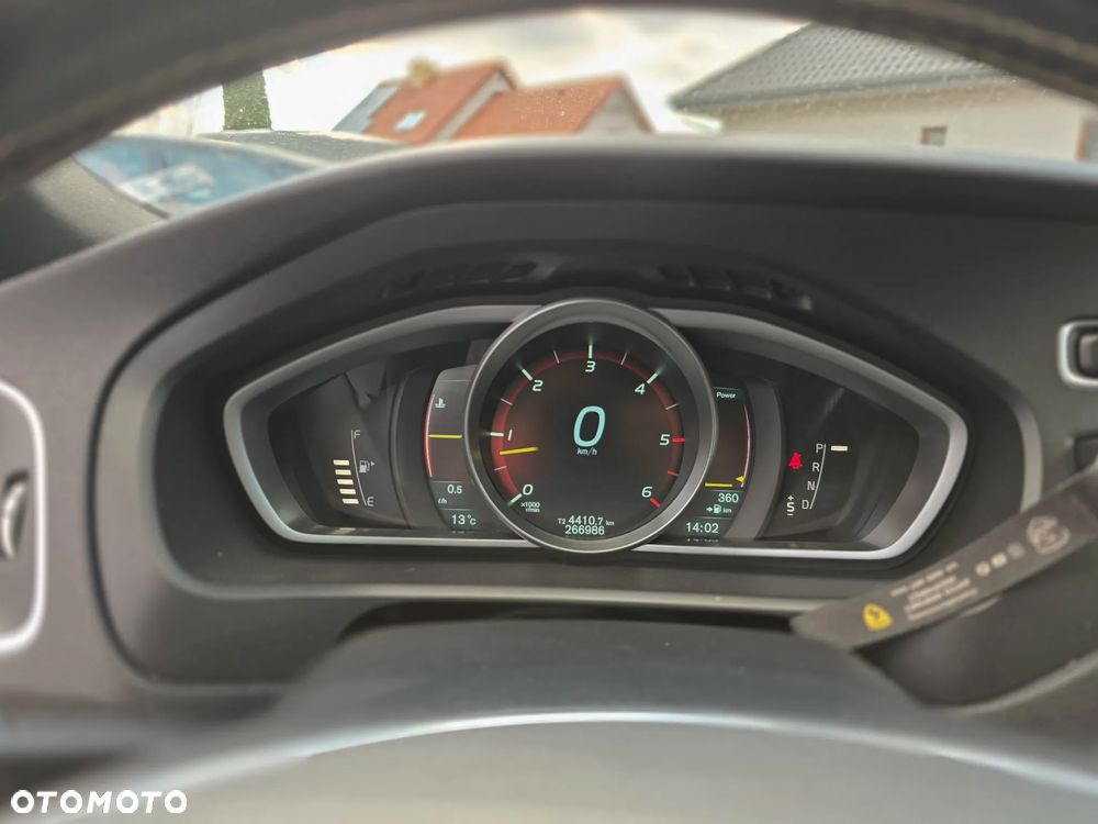 Volvo V40 D3 Geartronic R Design - 21