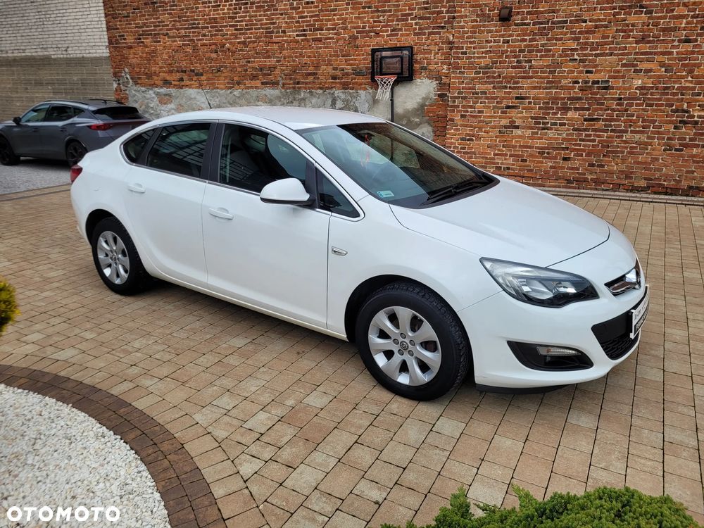 Opel Astra IV 1.4 T Business EU6 - 8