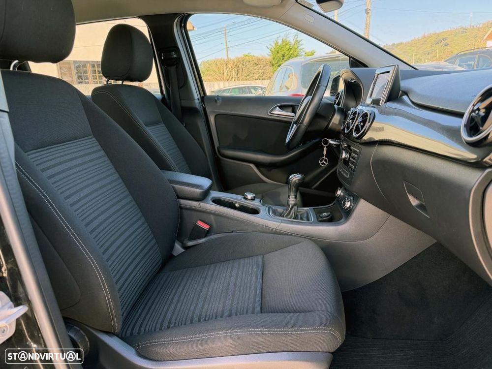 Mercedes-Benz B 180 d Style - 28