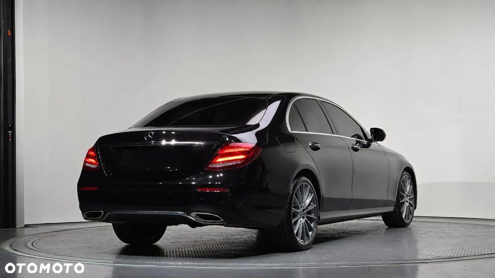 Mercedes-Benz Klasa E 300 9G-TRONIC AMG Line - 2