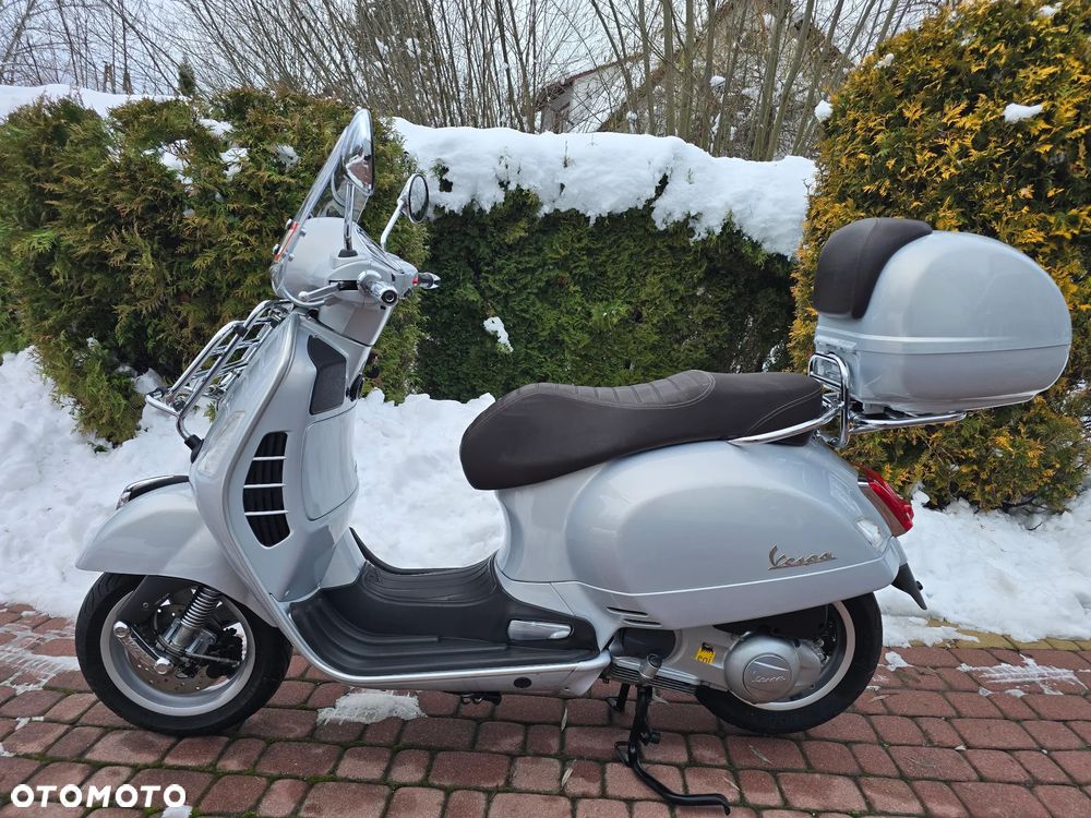 Piaggio Vespa - 2