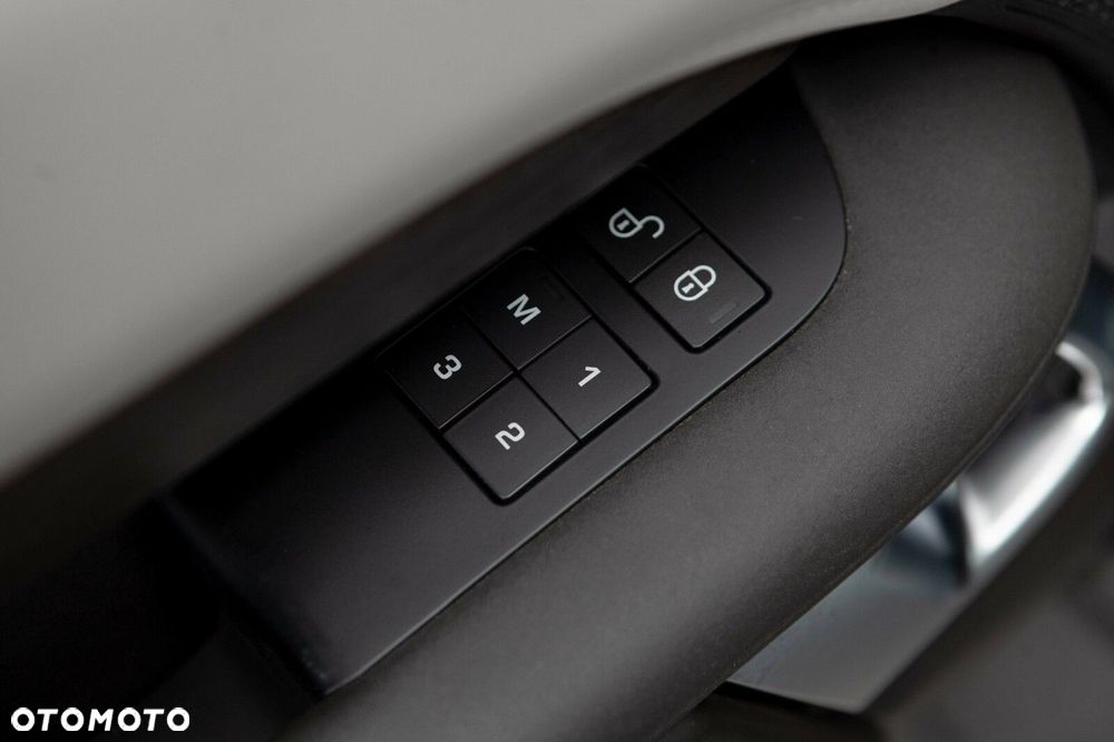 Land Rover Discovery - 17